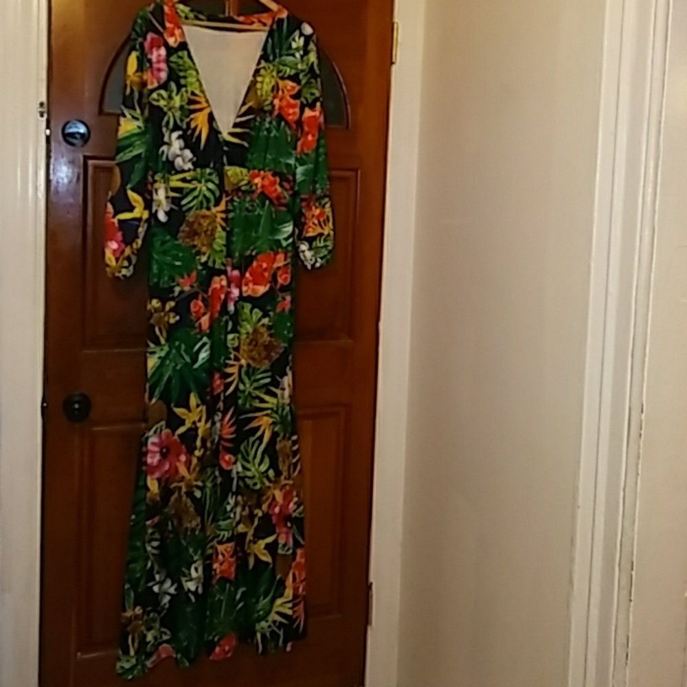 So sexy split in the middle dress